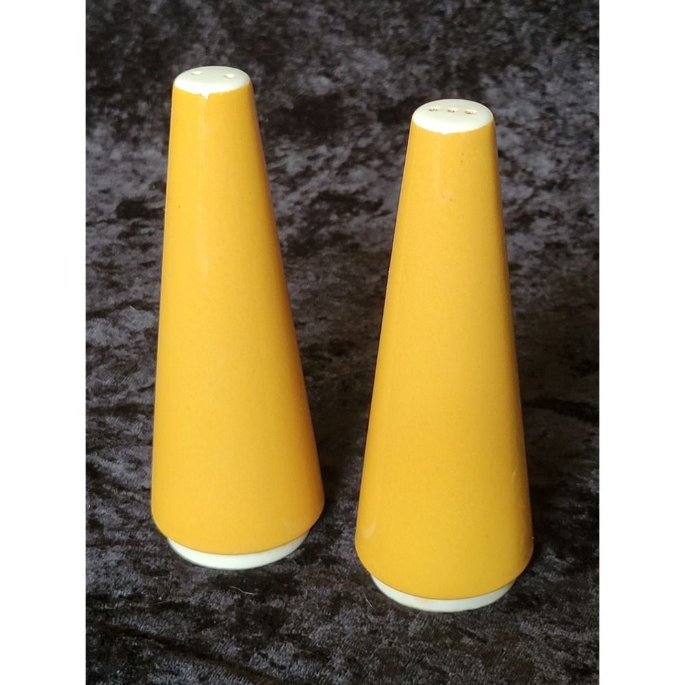 Vtg MCM Mustard Yellow Harvest Gold Salt Pepper Shakers Morocco Homer Laughlin